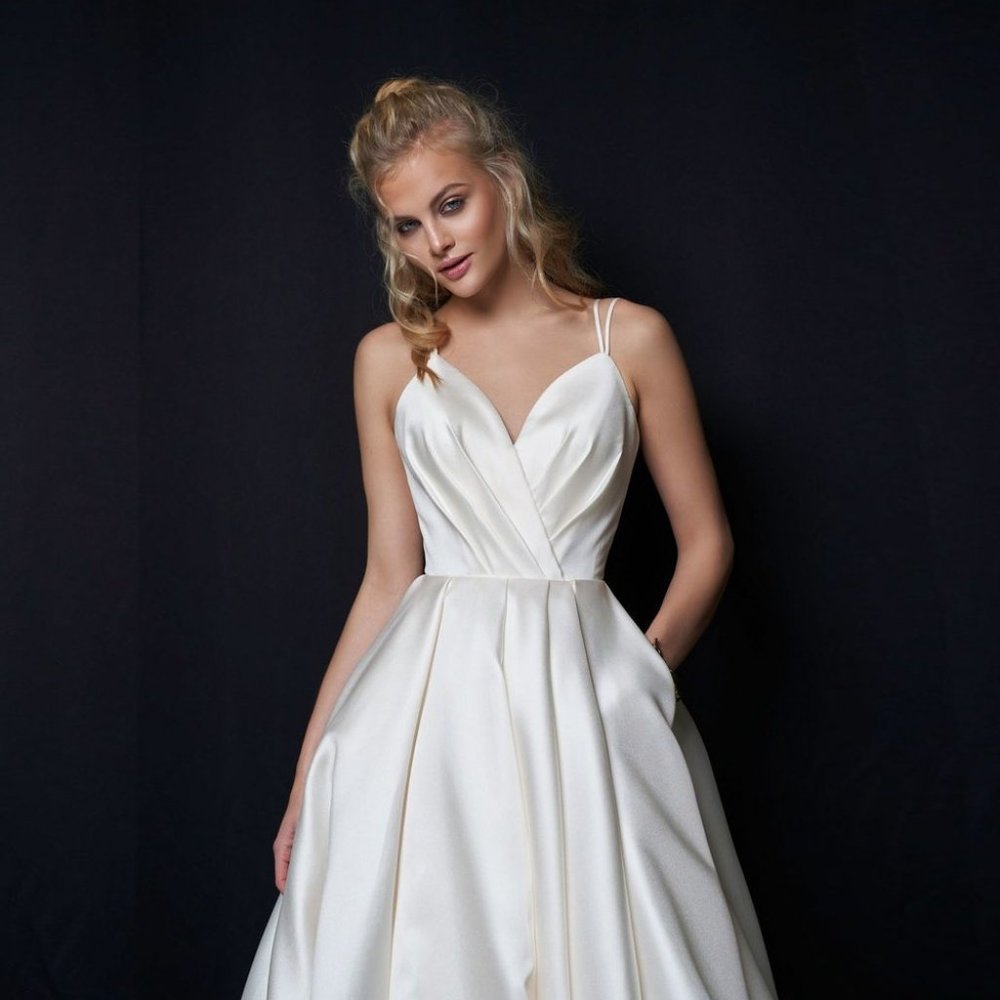 Fashion Satin Wedding Dress 2022 Custom Size Sexy Spaghetti Straps Ruched Pleats - Picture 3 of 6